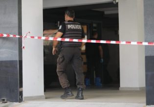 Γυναικοκτονία στη Θεσσαλονίκη: Στο διάδρομο της πολυκατοικίας σκότωσε ο αστυνομικός την πρώην σύζυγό του