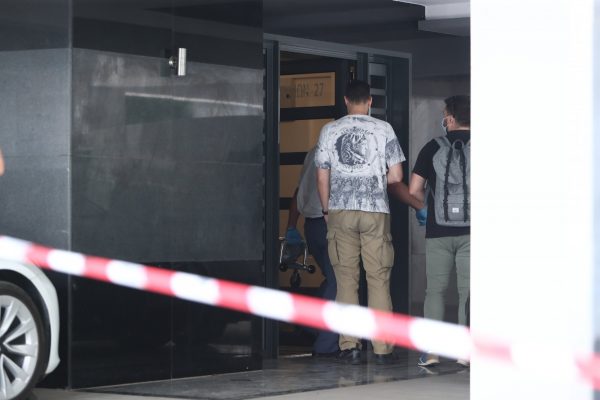 Γυναικοκτονία στη Θεσσαλονίκη: «Δεν ξέρω γιατί έφτασε σε αυτό το σημείο» λέει ο πατέρας του αστυνομικού