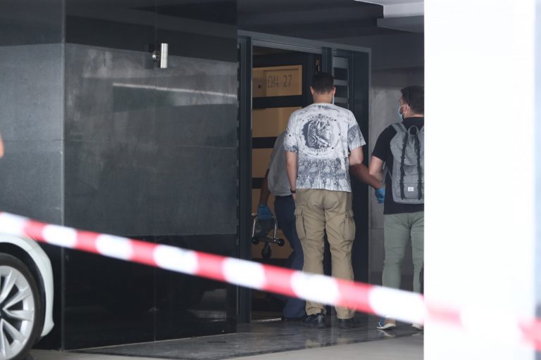 Γυναικοκτονία στη Θεσσαλονίκη: «Δεν ξέρω γιατί έφτασε σε αυτό το σημείο» λέει ο πατέρας του αστυνομικού