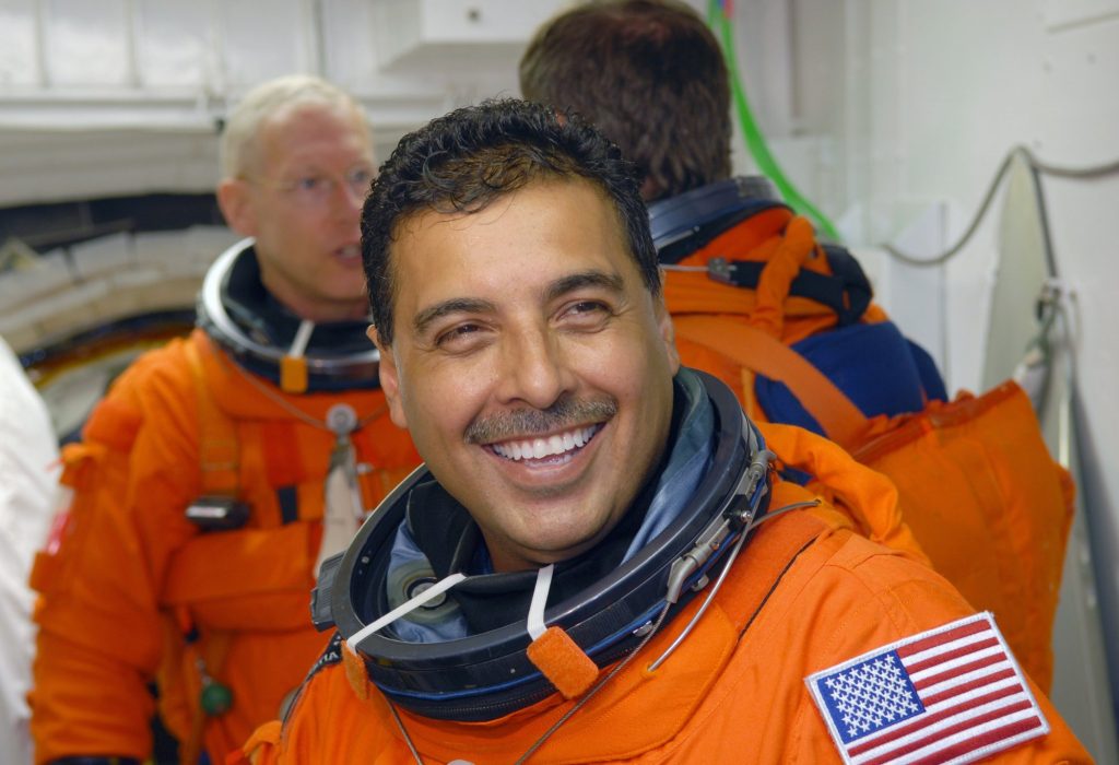 «A Million Miles Away»: Η ιστορία ενός αστροναύτη που τον απέρριψε 11 φορές η NASA
