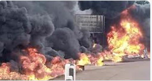 Μπένιν: 34 νεκροί από πυρκαγιά σε παράνομη αποθήκη καυσίμων – Ανάμεσά τους δύο μωρά