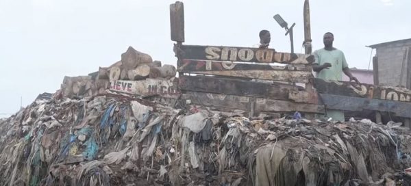 Τι πραγματικά συμβαίνει στα ρούχα που δωρίζετε;