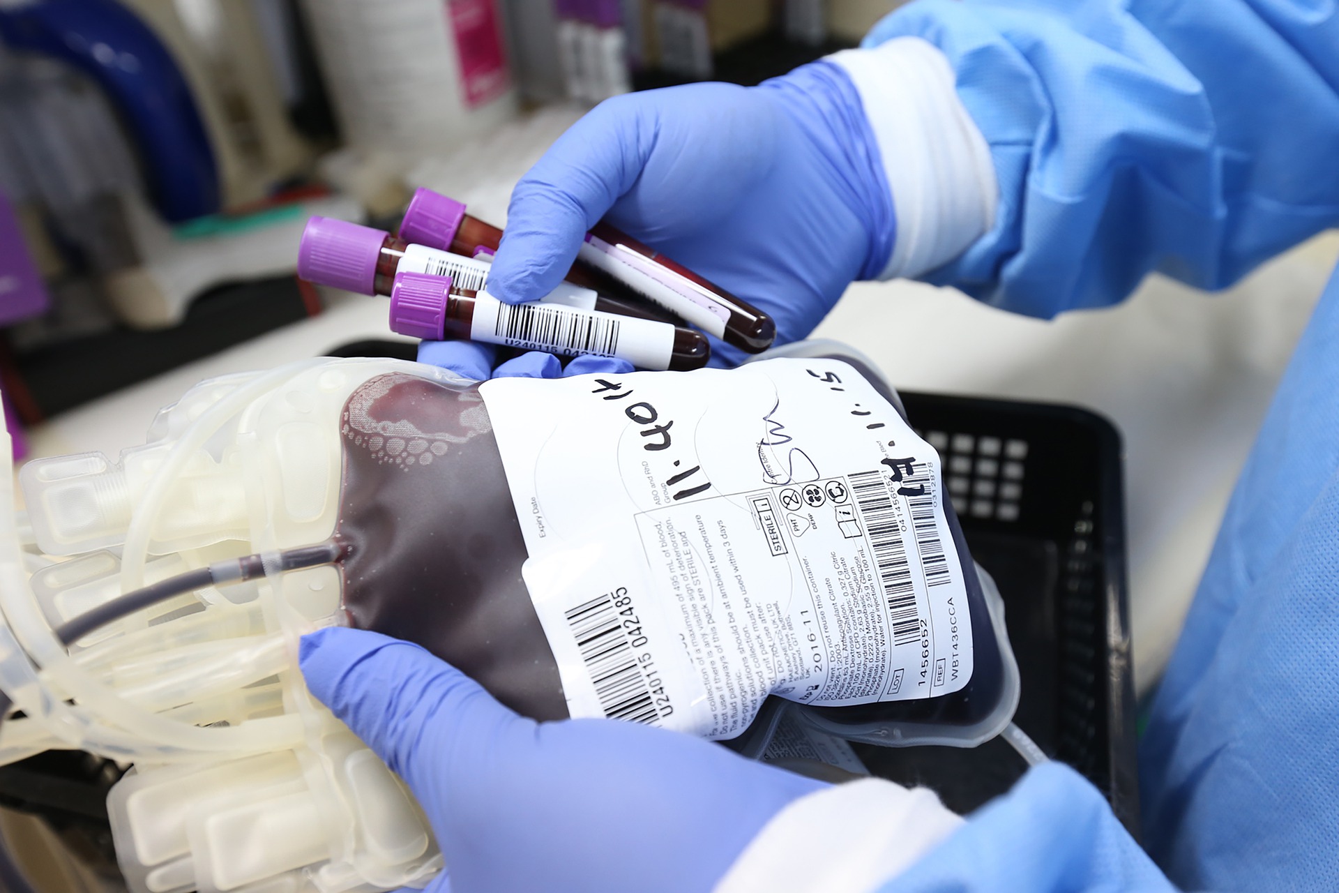 Εξοικονόμηση 40% στη σύμβαση του ΕΚΕΑ για έλεγχο του αίματος
