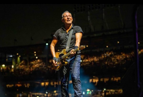 Μπρους Σπρίνγκστιν: Αναβάλλει τις συναυλίες του για λόγους υγείας – Το πρόβλημα που τον ταλαιπωρεί