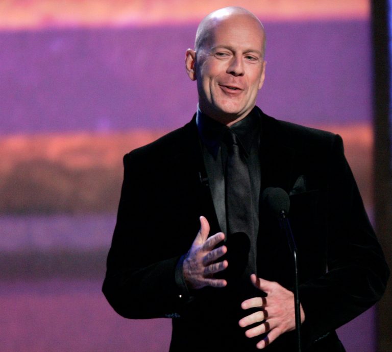 Μπρους Γουίλις: Πώς η περίπτωσή του βοηθάει και τον υπόλοιπο κόσμο