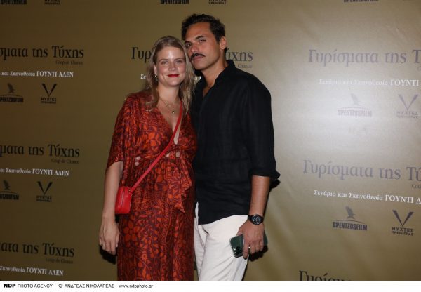 Δανάη Μιχαλάκη: Στην πρεμιέρα του Γούντι Άλεν μαζί με τον σύζυγο της Γιώργο Παπαγεωργίου