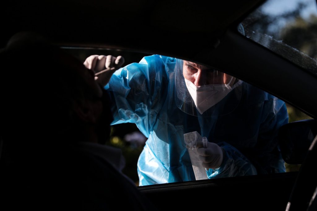 ΕΟΔΥ: 37 θάνατοι από κορονοϊό, 23 διασωληνωμένοι – Η Eris η συχνότερη υπο-παραλλαγή