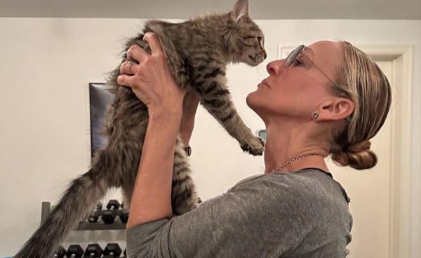 Οι αστέρες παίρνουν κατοικίδια από τα γυρίσματα – Δεν μπορούν να τα αποχωριστούν