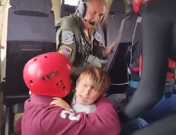 Κακοκαιρία Daniel: Δραματική διάσωση πατέρα και του παιδιού του στην Καρδίτσα