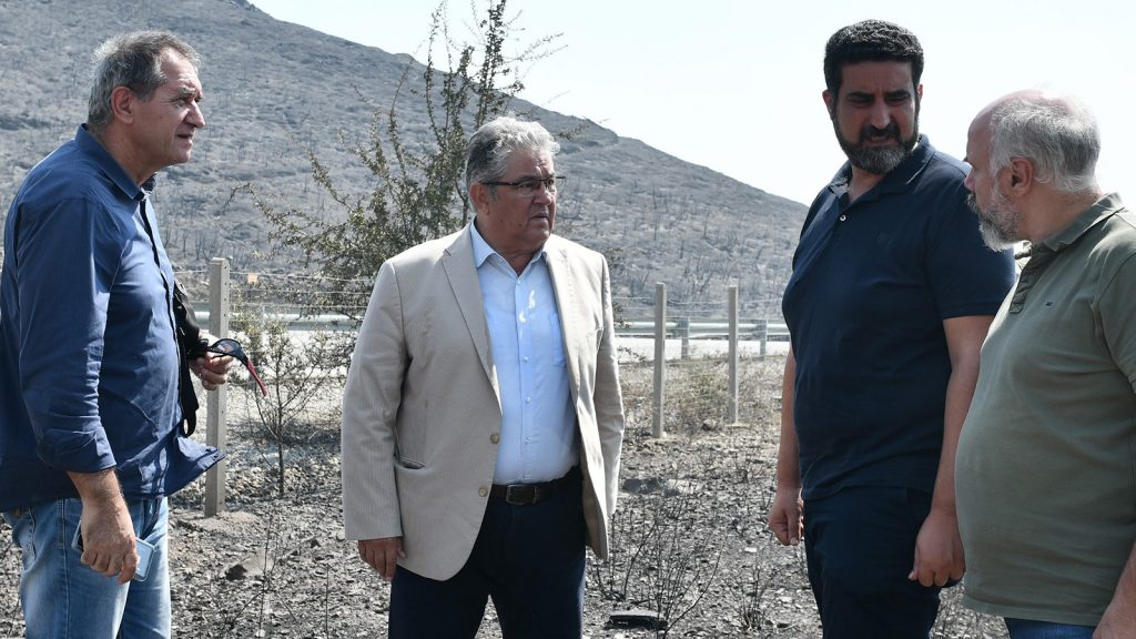 «Η αλήθεια είναι ότι ούτε θέλουν ούτε μπορούν», λέει το ΚΚΕ για τις φωτιές και τις «ευθύνες Μητσοτάκη»