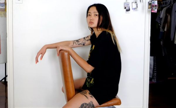 Ο μεγαλύτερος εξαγωγέας μωρών στον κόσμο αντιμετωπίζει το οδυνηρό παρελθόν του