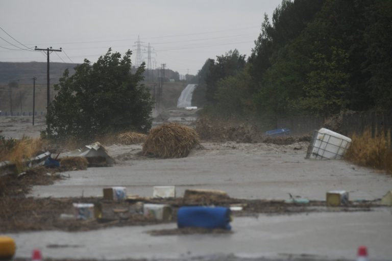 Κακοκαιρία Daniel: Κλειστή για τουλάχιστον άλλες 48 ώρες η εθνική οδός Αθηνών-Θεσσαλονίκης