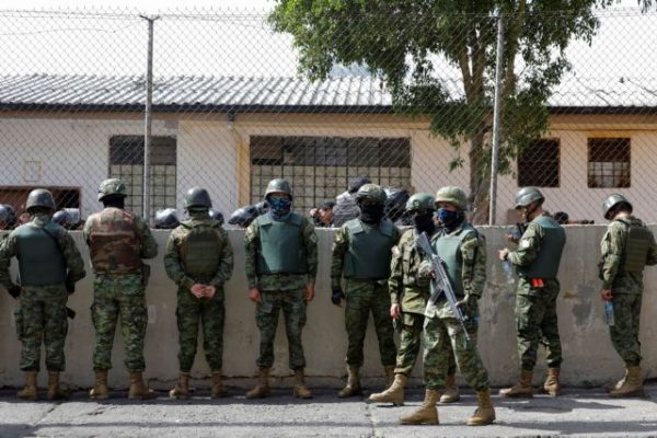 Ισημερινός: Κρατούμενοι παίρνουν ομήρους 57 φύλακες και αστυνομικούς