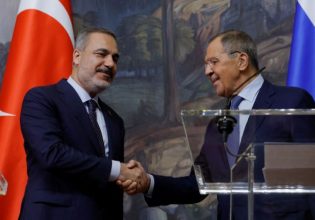 Λαβρόφ: Η Μόσχα χαιρετίζει «την ανεξάρτητη εξωτερική πολιτική της Αγκυρας»