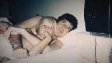 Ο μικρός Άξελ Κοέν: Η θλιβερή ιστορία του αγοριού που μεγάλωσε με τον Λέοναρντ Κοέν