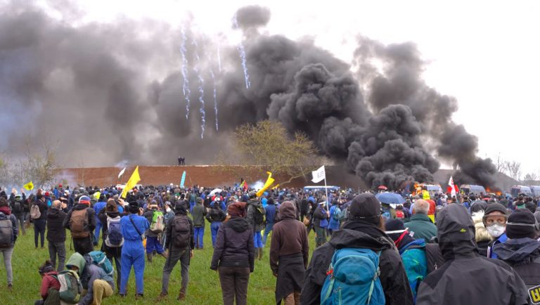 Όλοι εναντίον όλων στη Γαλλία για το νερό – Ο «λογαριασμός» της υπερθέρμανσης έχει φτάσει