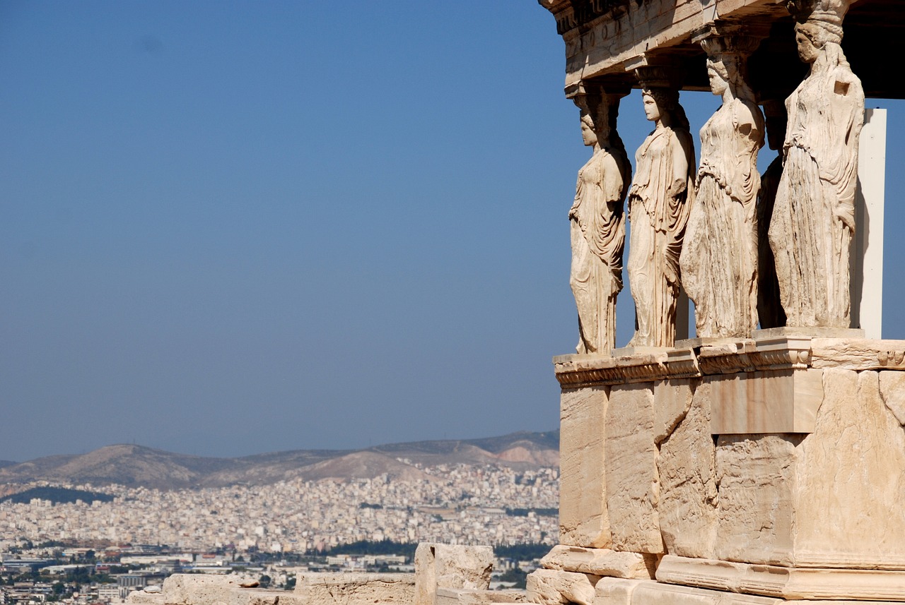 Διάσημο περιοδικό τέχνης αποθεώνει την Αθήνα και προτείνει ενδιαφέροντα μέρη να επισκεφτείς