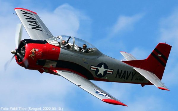 Ουγγαρία: 2 νεκροί και 4 τραυματίες από συντριβή αεροσκάφους επίδειξης μπροστά σε χιλιάδες θεατές