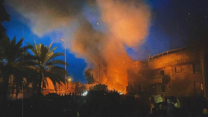 Ιράκ: Αστυνομικοί επέτρεψαν την πυρπόληση της σουηδικής πρεσβείας – 18 καταδικάστηκαν