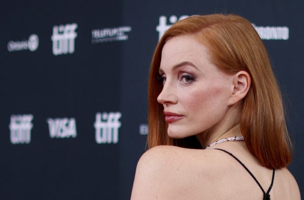 Η Jessica Chastain τραβά πάνω της όλα τα βλέμματα