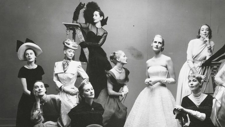 Πώς ο Irving Penn άλλαξε τον τρόπο με τον οποίο οι άνθρωποι έβλεπαν τον κόσμο