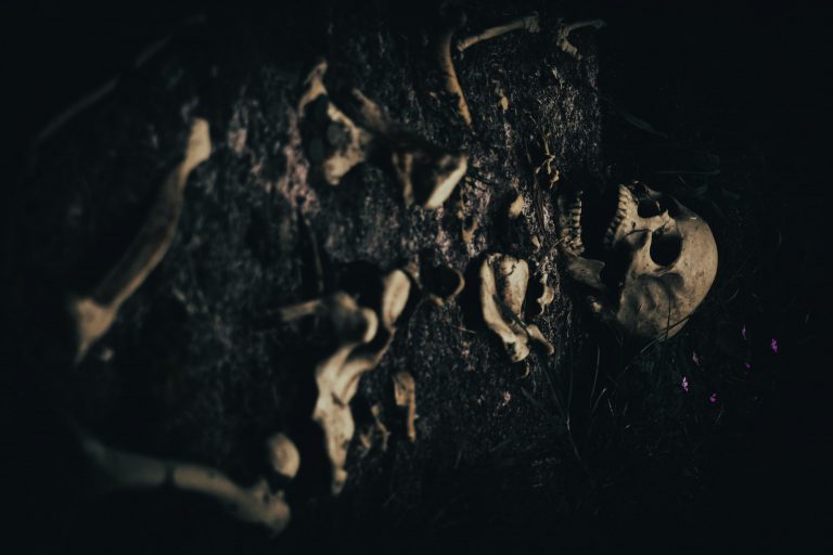 Ένα πτώμα 400 ετών, κλειδωμένο στον τάφο του, μαρτυρά την απόλυτη άγνοια