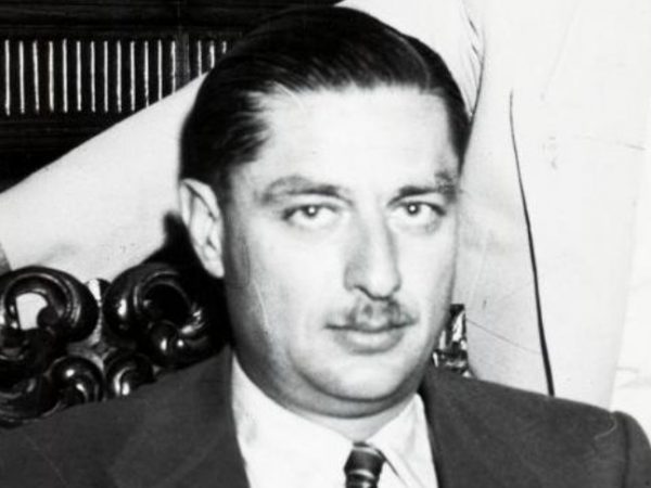 Μ. Καραγάτσης: Το μυστικό του ανθρώπου και του κόσμου