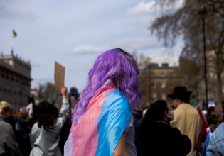Τρανς γυναίκα αυτοκτονεί μετά την επιβεβαίωση φύλου – «Το σύστημα την πρόδωσε»