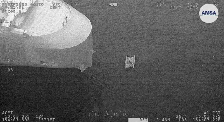 Αυστραλία: Καρχαρίες επιτέθηκαν και βούλιαξαν καταμαράν