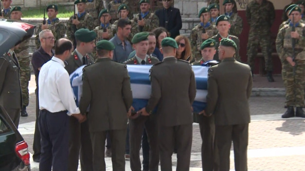 Στο Μουζάκι Καρδίτσας το τελευταίο «αντίο» στον Γιώργο Βούλγαρη που σκοτώθηκε στη Λιβύη