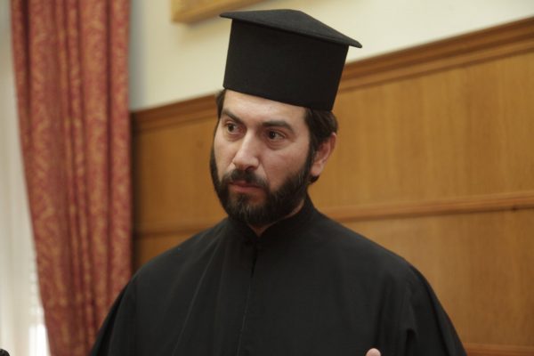 Πρώτη δίκη για την «Κιβωτό» – Στο εδώλιο ο πατέρας Αντώνιος