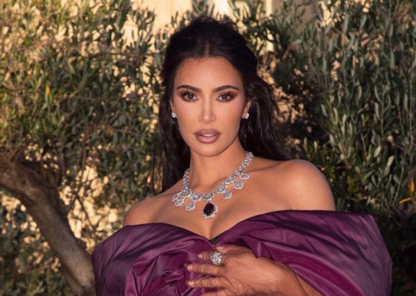 Κιμ Καρντάσιαν: Η ανάρτηση για τον θάνατο του Στιβ Χάργουελ που ξεσήκωσε θύελλα αντιδράσεων