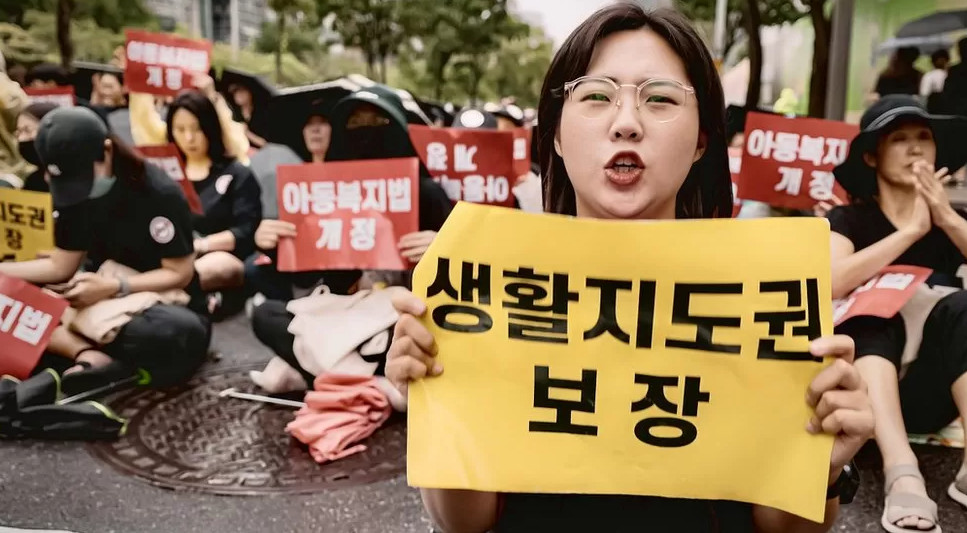 Νότια Κορέα: Εκπαιδευτικοί αυτοκτονούν εξαιτίας του bullying που δέχονται από γονείς