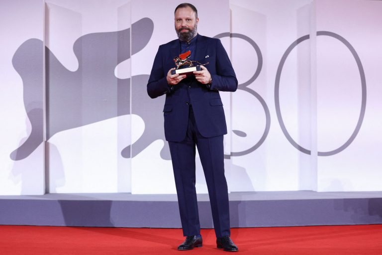 Γιώργος Λάνθιμος: Αποθέωση από τον διεθνή Τύπο για τον χρυσό νικητή της Βενετίας