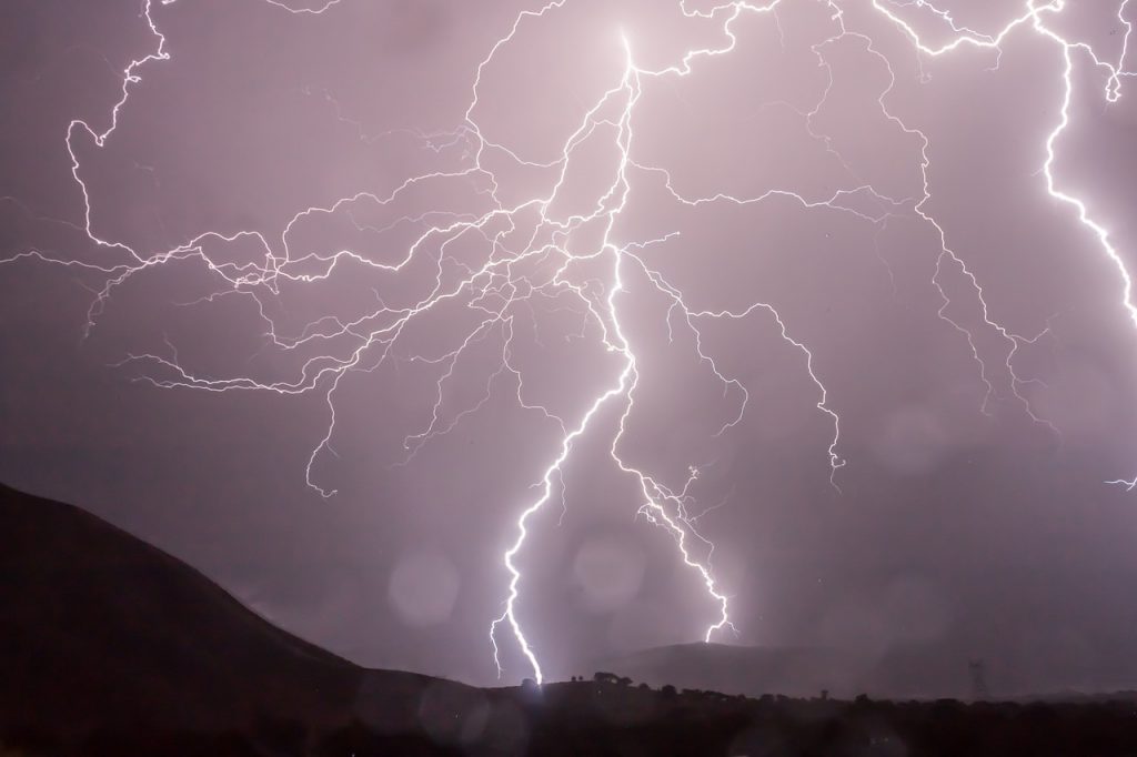 Έκτακτο δελτίο επιδείνωσης του καιρού με καταιγίδες – Ποιες περιοχές θα «χτυπήσει» η νέα κακοκαιρία