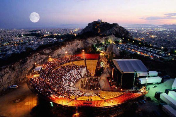 Θέατρο Λυκαβηττού: Απόψε η επίσημη επαναλειτουργία του