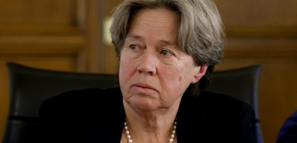 Αθηνά Λινού: Το 13ωρο στη βιομηχανία θα οδηγήσει σε αύξηση των καρκίνων