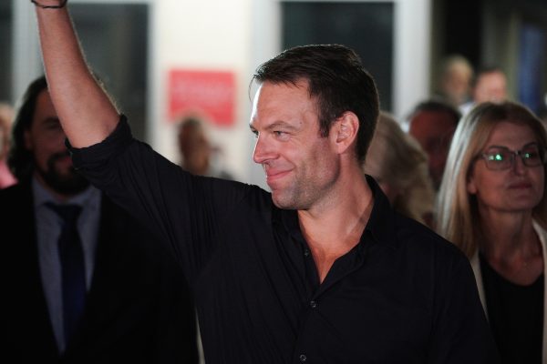 Δημοσίευμα ΤΑΖ: Ο Κασσελάκης «σχεδιάζει να αποκτήσει παιδί μέσω παρένθετης μητέρας με τον σύντροφό του»