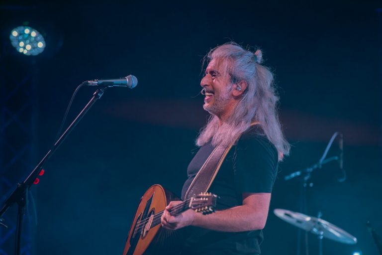 Sold out και οι τρεις συναυλίες του Γιάννη Χαρούλη στον Λυκαβηττό