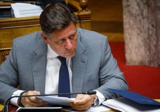 «Φωτιά» στο πολιτικό σκηνικό από τις δηλώσεις Βαρβιτσιώτη για το Blue Horizon – «Καρατόμηση» ζητούν τα κόμματα