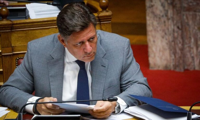 «Φωτιά» στο πολιτικό σκηνικό από τις δηλώσεις Βαρβιτσιώτη για το Blue Horizon – «Καρατόμηση» ζητούν τα κόμματα