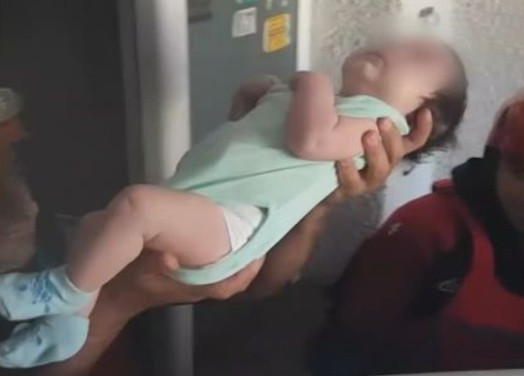 Κακοκαιρία Daniel: Συγκλονίζει η μητέρα του βρέφους που απεγκλωβίστηκε – «Είναι οι σωτήρες μας»