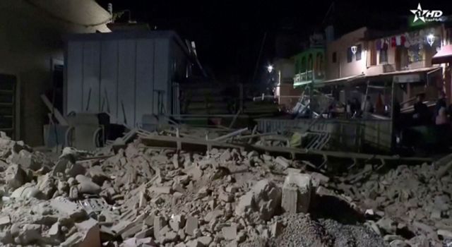 Μαρόκο: Εκατοντάδες νεκροί από τον ισχυρό σεισμό των 7 Ρίχτερ – Εγκλωβισμένοι στα συντρίμμια