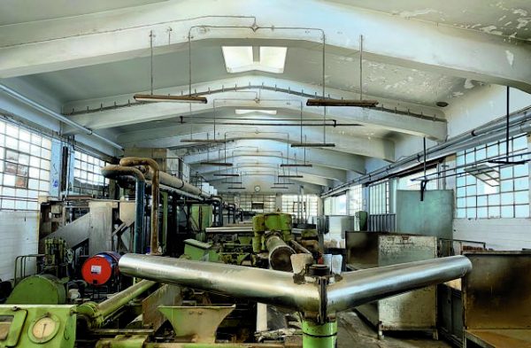 Πώς στήνει κανείς μία έκθεση σε ένα εργοτάξιο;