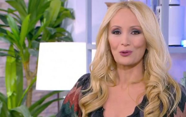 Ναταλί Κάκκαβα: «Στενοχωρήθηκα με την υποψία του Τριαντάφυλλου ότι εγώ θα είχα σκοπό να πάρω οποιοδήποτε ρόλο»