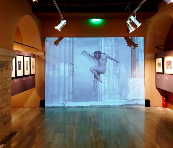 Έκθεση Nelly’s: Στο «Μαρμάρινο Σπίτι» στη Δράμα μέχρι τον Φεβρουάριο του 2024