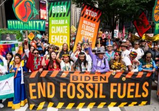 Νέα Υόρκη: Xιλιάδες διαδηλωτές ζητούν μέτρα κατά της κλιματικής αλλαγής από τη Σύνοδο του ΟΗΕ