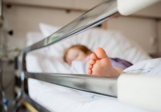 Κρήτη: Παιδάκι ενός έτους έπεσε στο κενό από ξενοδοχείο