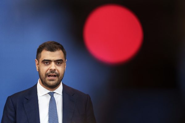 Ενημέρωση των πολιτικών συντακτών από τον κυβερνητικό εκπρόσωπο Παύλο Μαρινάκη