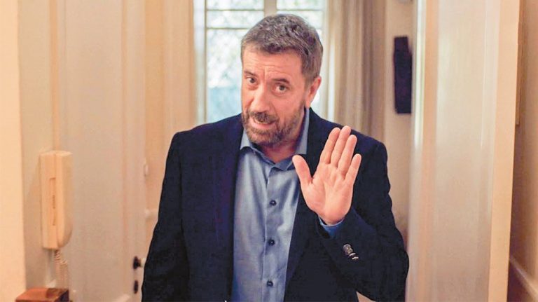 Σπύρος Παπαδόπουλος: «Με πήγαν στο τμήμα για εξακρίβωση και ένας αστυνομικός μού έριξε μπουνιά»